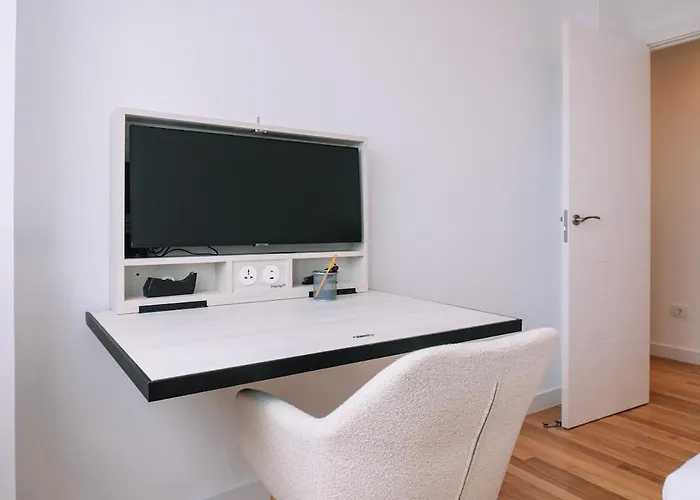 Belleza Cerca Del Centro En By *