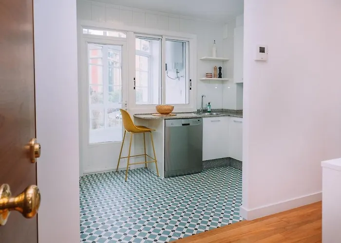 Belleza Cerca Del Centro En By 公寓 *