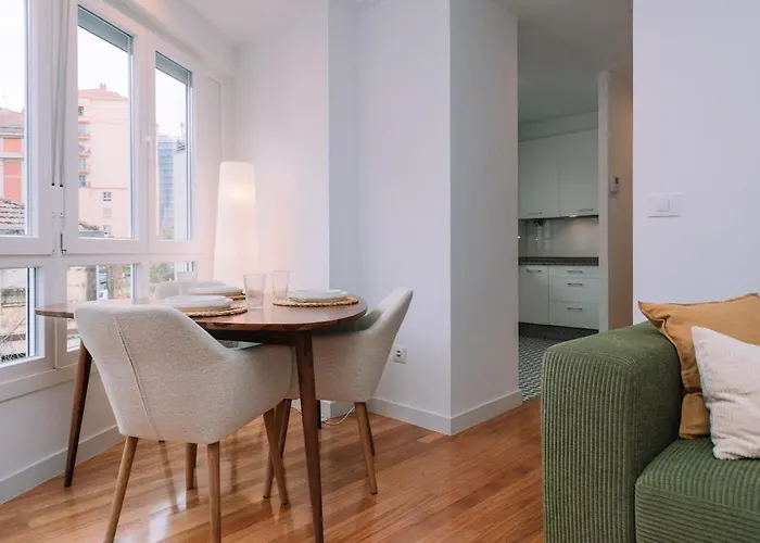 Belleza Cerca Del Centro En By 比戈